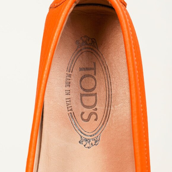 Tod’s Gommino Orange Pebbled Leather Driving Shoes - Picture 10 of 11